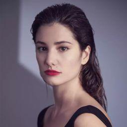 爱丽丝.波尔穿丝袜,爱丽丝·波尔的时尚传奇