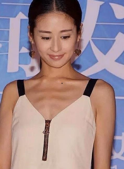 女明星被骗照片,揭秘网络诈骗背后的真相